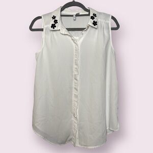 ELLE White Blouse with Black 3D Flower Collar XS